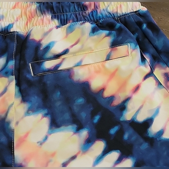 ATHLETA ALL PLAY 3" SHORT IN TIE DYE NAVY AND PINK SIZE 14 XL - Picture 3 of 8